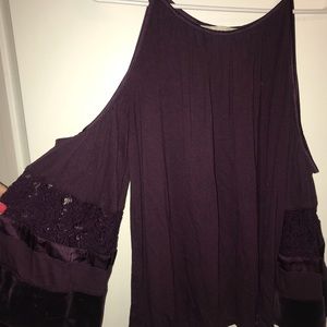 Cold shoulder & detailed sleeve beautiful top